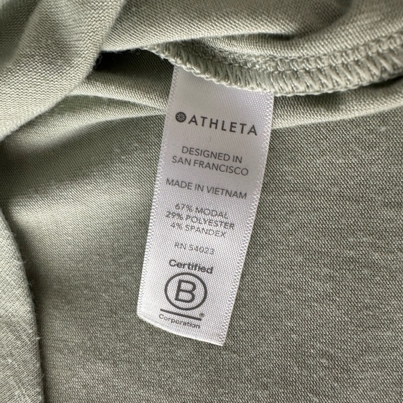 Athleta XS cap-sleeve round neck loose fit tee sage green - Picture 9 of 10